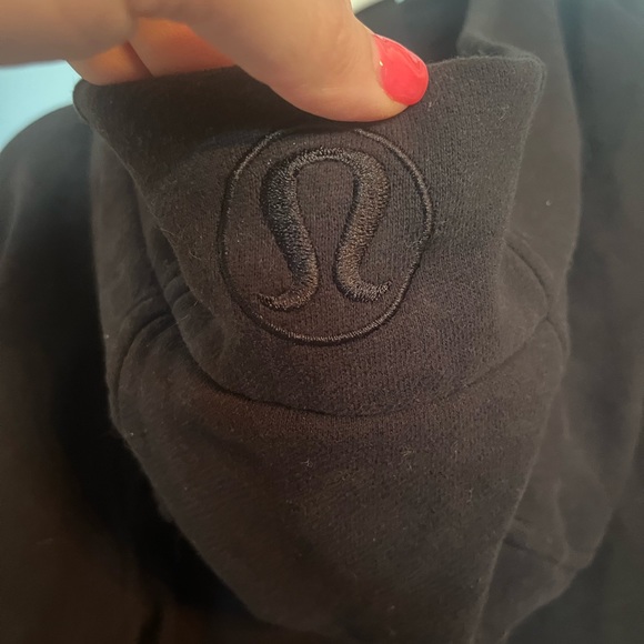 Black Lululemon scuba hoodie size 8 GUC - Picture 3 of 5